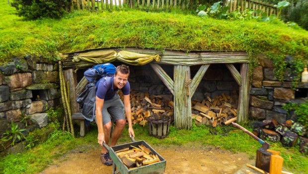 ridiculously-happy-in-hobbiton